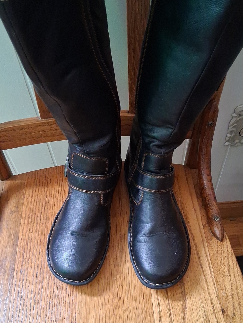 Women's Black Tall Buckle Man Made  Leather Boots.  8 - Picture 2 of 7